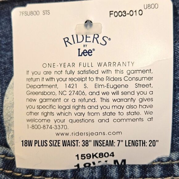 RIDERS BY LEE Women's Plus Mid Rise Instant Slimming Med Wash Jean Shorts 18W - Picture 12 of 13